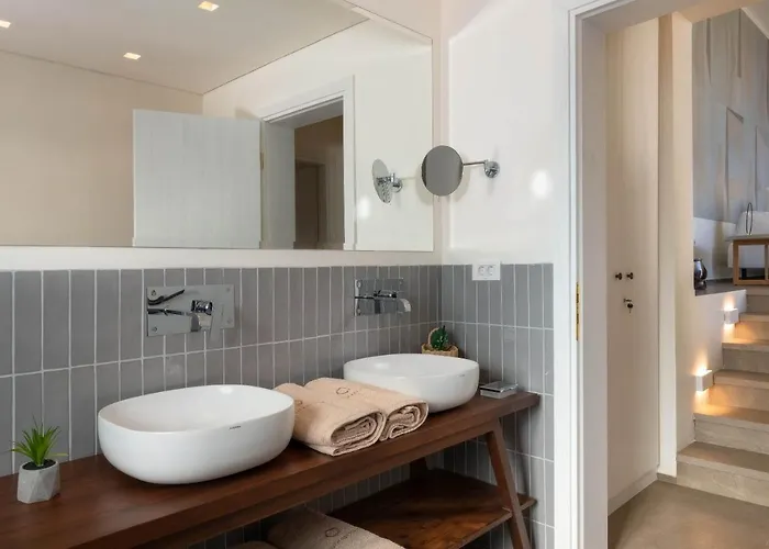 فيلة South Key Pefki